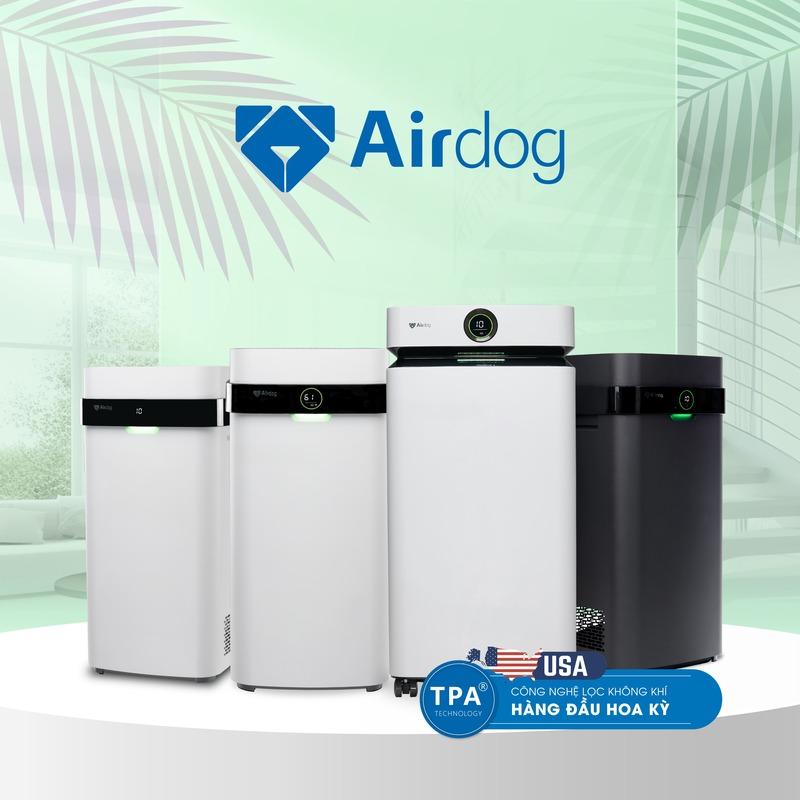 Hình ảnh các máy lọc không khí Coway và Daikin với bảng giá minh họa, nhấn mạnh sự đa dạng phân khúc