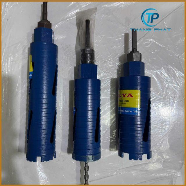 Các dụng cụ và vật tư cần thiết để lắp điều hòa, bao gồm máy khoan, bộ loe ống đồng, ống đồng, bảo ôn, dây điện, cầu dao.
